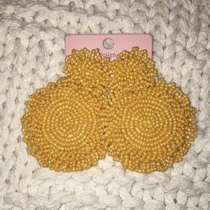 NWT! 🌞 Sunshine Yellow Beaded Earrings!